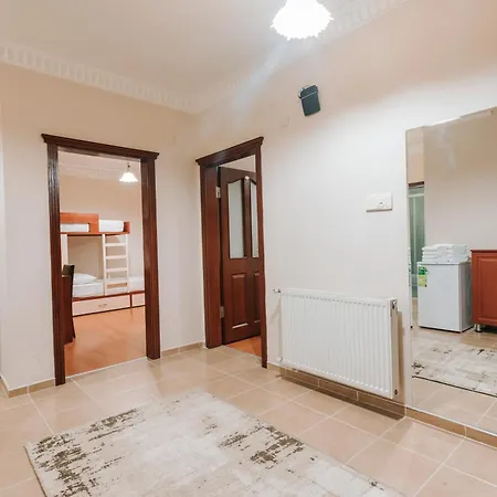 Nazli Aparts Трабзон