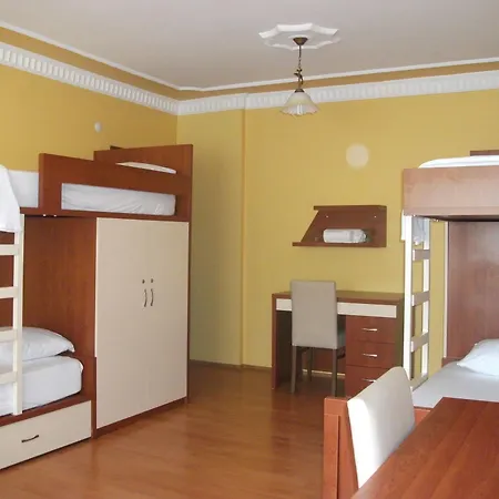 Nazli Aparts Трабзон